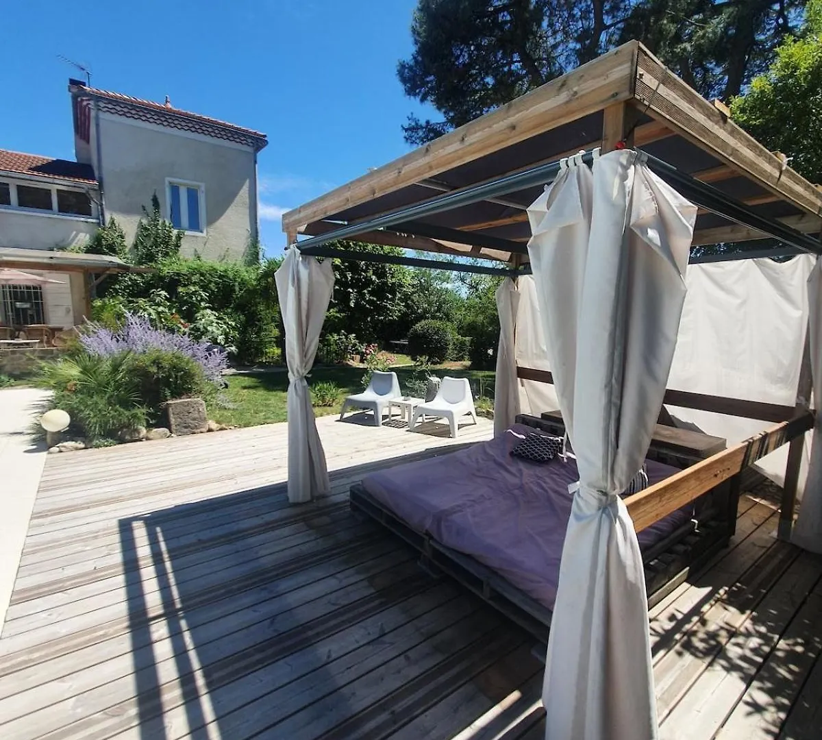 Maison 8 Personnes Avec Piscine Chauffee En Ardeche Safari Peaugres Roiffieux Villa